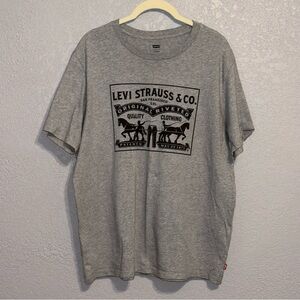 Levi's Graphic Tee